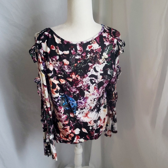 Cupio Women's Floral Print tie bell sleeves unique top fun bright Viscose soft - Picture 3 of 8